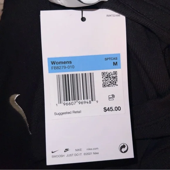 Nike Black Sleeveless Cropped Tank Top - Picture 9 of 10